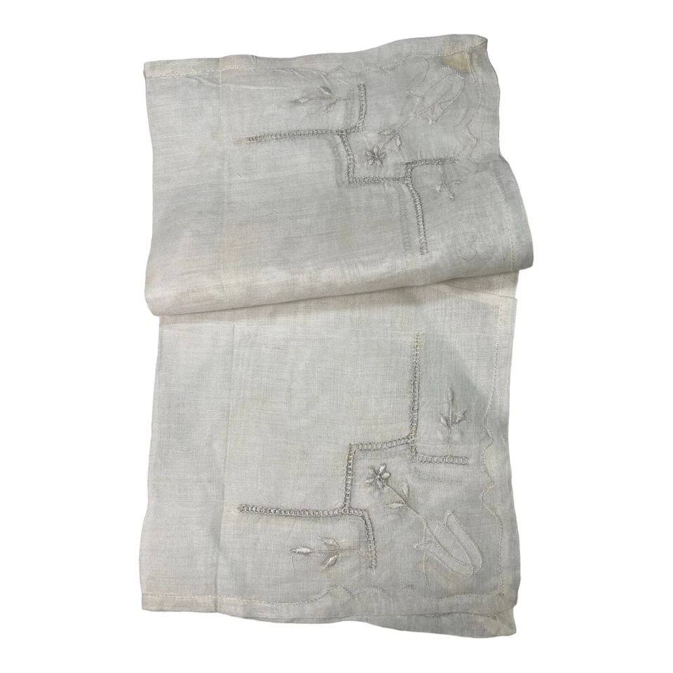 Pañuelo vintage Hanky lino marfil bordado con monograma borde vieira 4 quilates Foto 3 de 4
