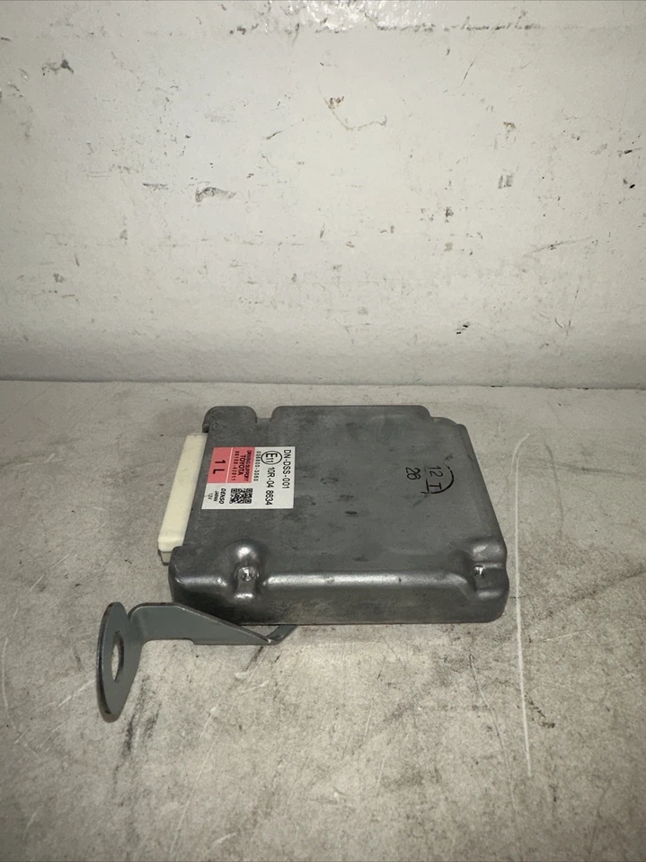 Chasis ECM Driver Assist Sistema Pre-choque Se Adapta a 17-18 RAV4 304906 Foto 2 de 4