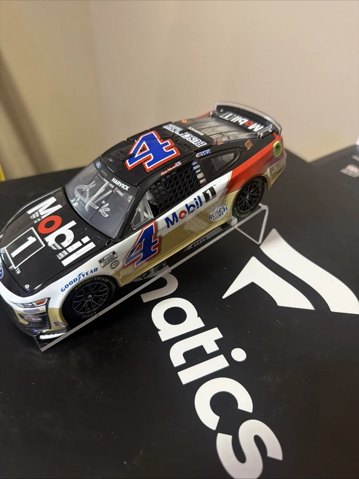 Kevin Harvick Autografiado 2023 Mobil-1 Alto Kilometraje 1:24 1 De 504 Foto 2 de 2