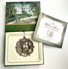 Boxed AMERICAN , COLLECTABLE Xmas tree ornament, 2005 The White House USA