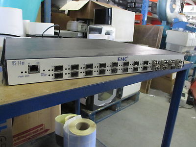 EMC Connectrix DS-24M2 FC Switch 24-Port 2GB Fibre + 8x finisar FTRJ8519P1BNL-MC