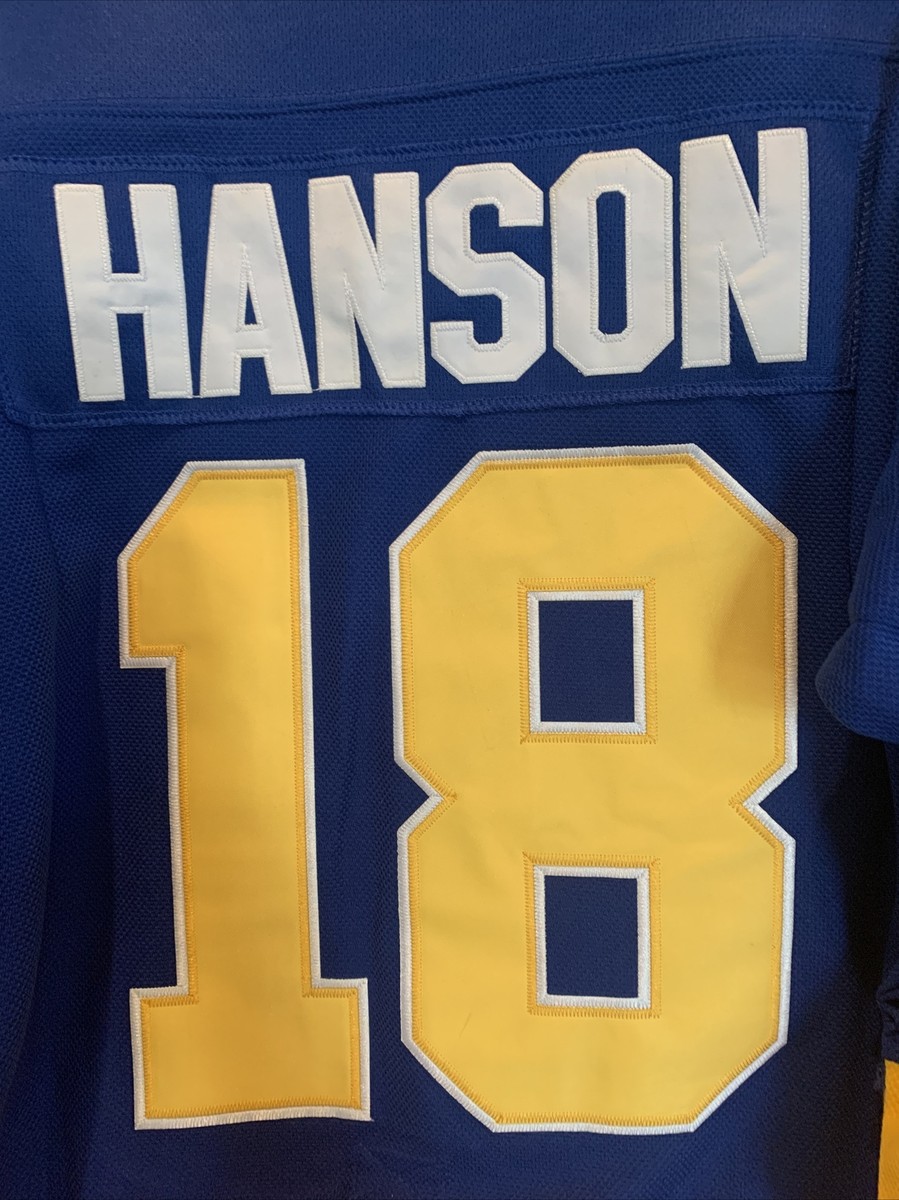 Hanson sports 上下(13号)手袋、kiss markゴーグル付き Megan Barton