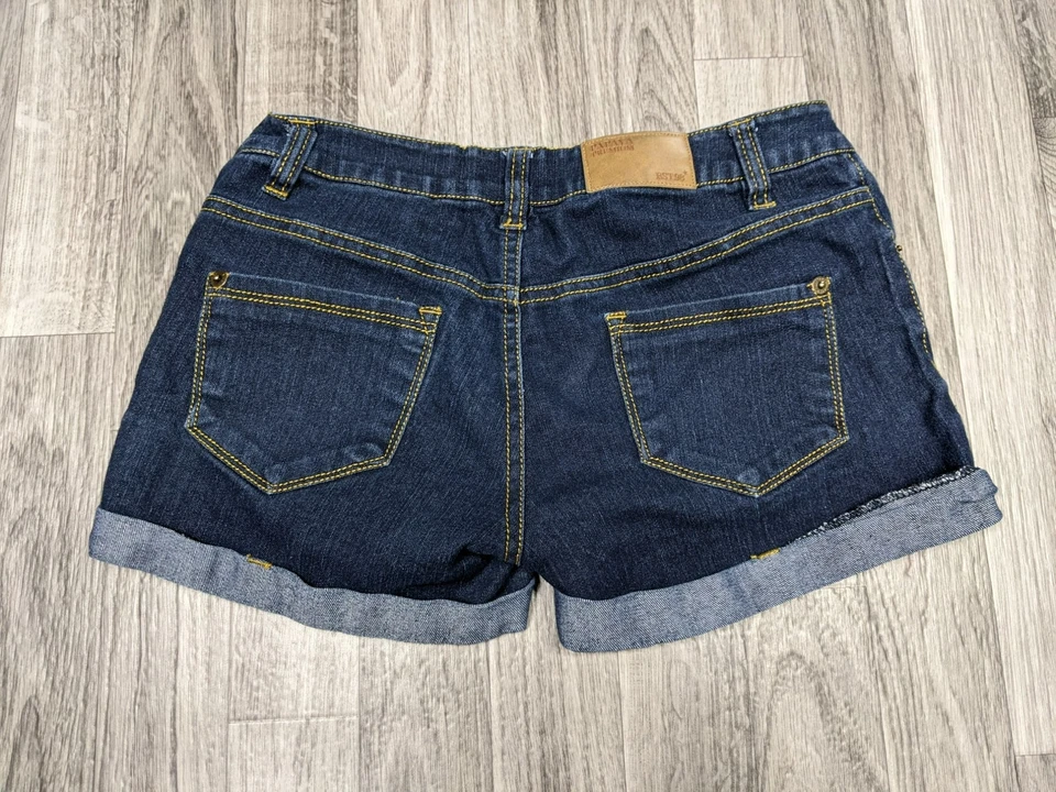 Pantalones Cortos de Jean Papaya Para Mujer Talla Pequeña Lavado Oscuro con Puños Elásticos Azul Denim Foto 2 de 4