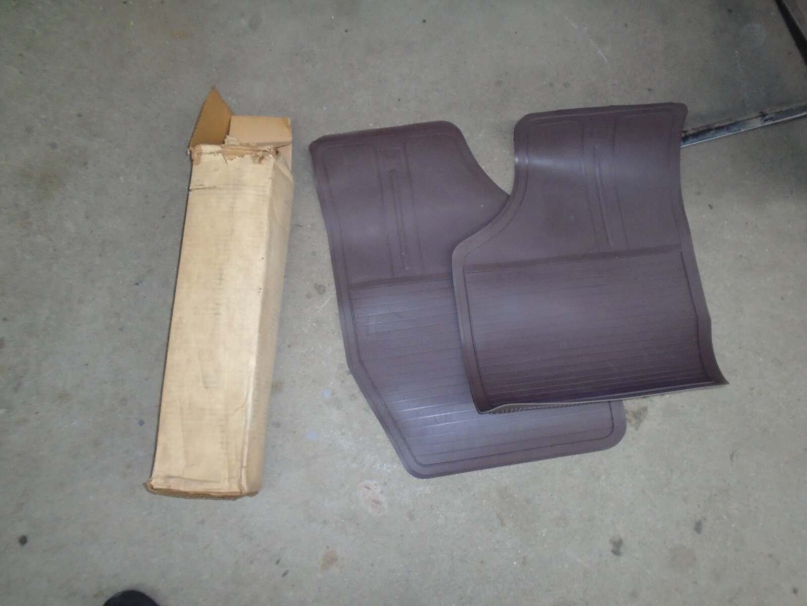 4-Piece GM Logo Rubber Floor Mat Set – Maroon, Fits 1973–1987 GM Cars – Original Style