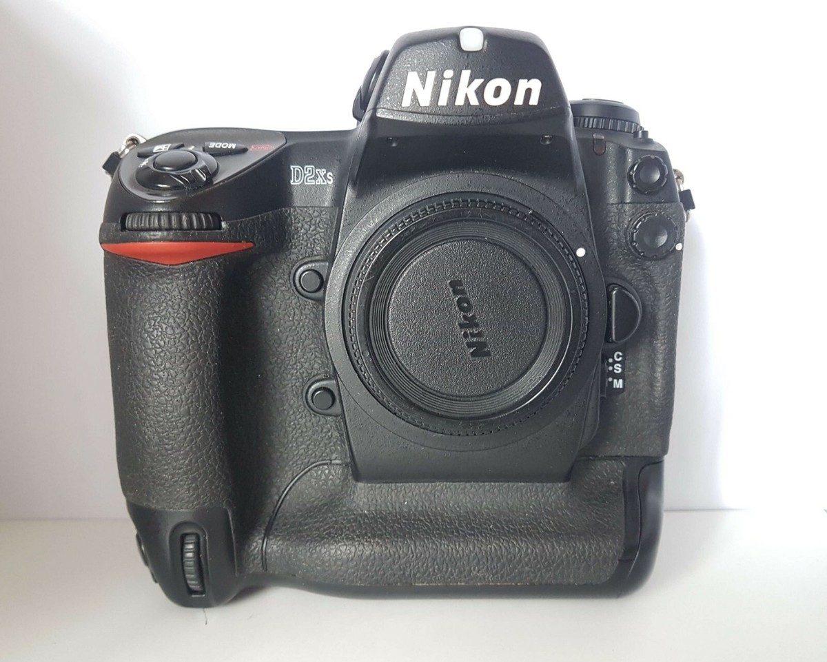 Nikon D D2Xs Digital SLR Camera Black (Body only) for