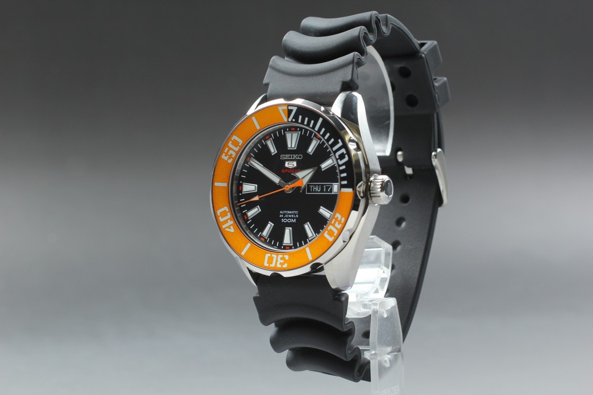 SEIKO 5スポーツ 4R36-06R0 Seiko 5 sports 4R36-06R0 automatic Mint 2018 | WatchCharts