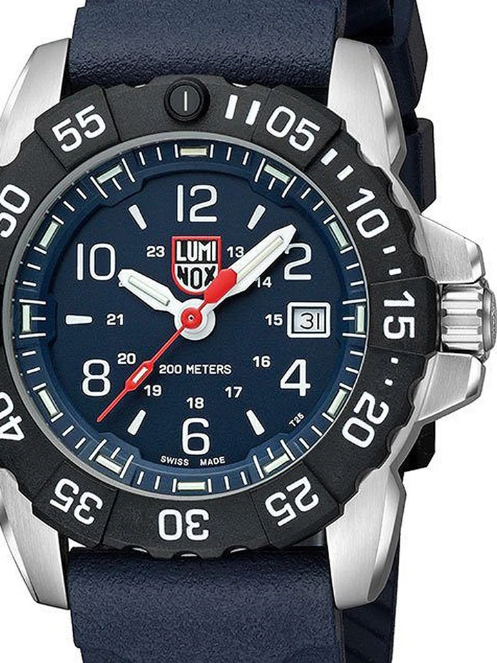 Montre Luminox Navy SEAL Bleu Quartz Plongée 200M Caoutchouc XS.3253.CB Homme