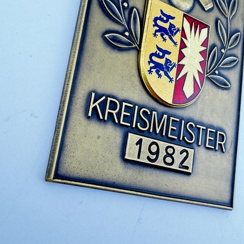 Placca Kreismeister 1982 Kegelsport Schleswig Holstein vintage da collezione #30734 - Foto 2 di 5