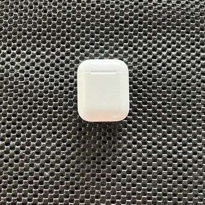 Apple AirPods 1st Generation In-Ear Headsets with Charging Case - White 
