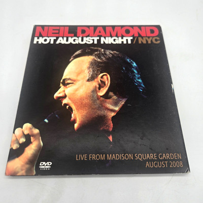 Neil Diamond Hot August Night NYC Live Madison Square Garden Concert DVD Booklet