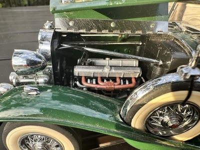 Danbury Mint 1930 Cadillac V-16 Roadster Metal Car, Green | eBay