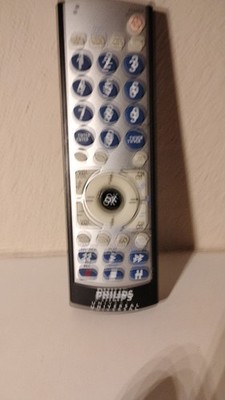 Philips Universal Remote Control CL035A TV/AUX/DVD/VCR/SAT/CBL 6 1/2''X2''X3/4''