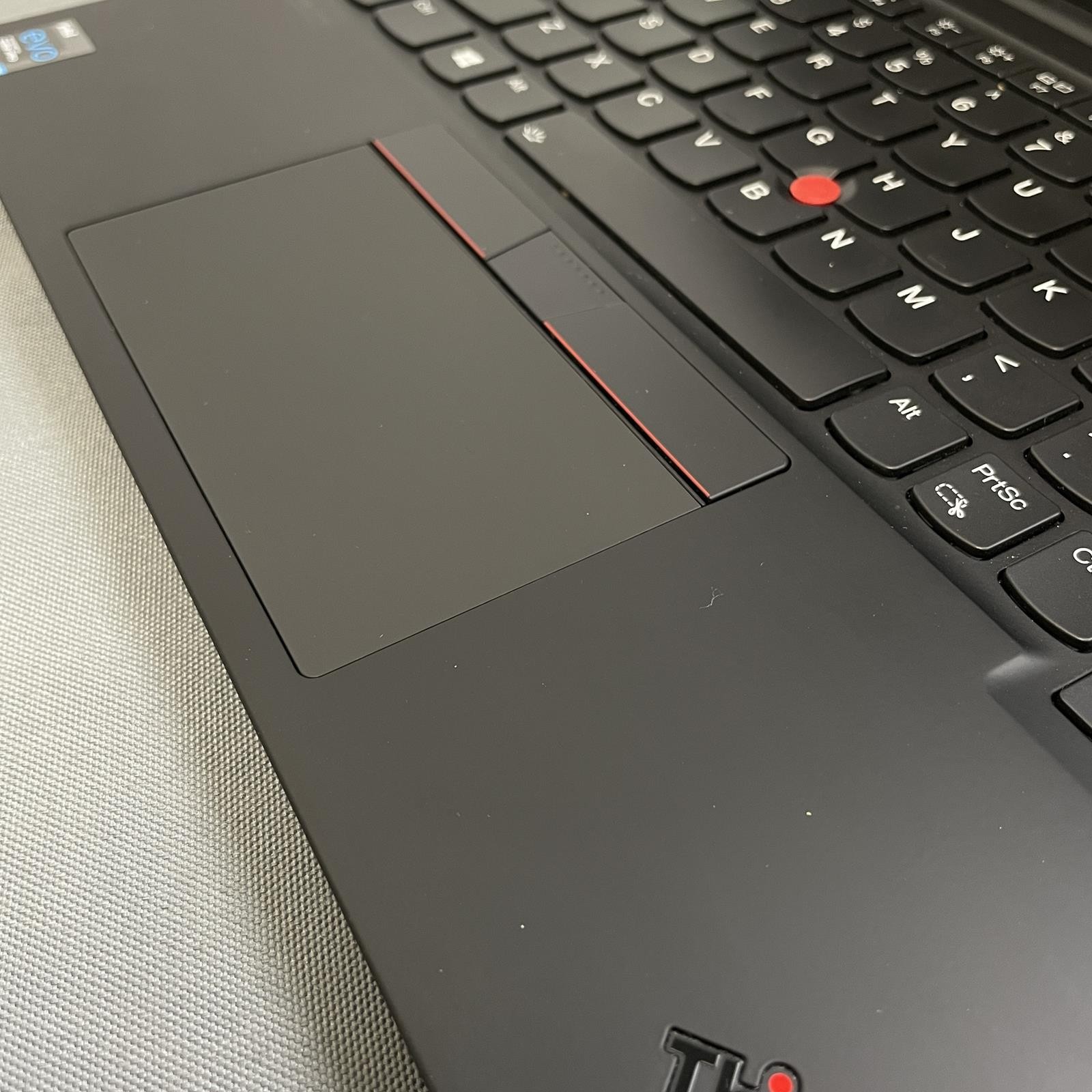 LENOVO ThinkPad X1 Carbon Gen 9, 14-Inch Laptop, with Core i7 1185G7, None NVMe (Non-Volatile Memory Express), Windows 11 Pro