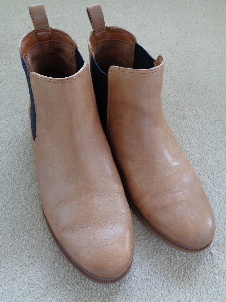 CLARKS 'TAYLOR SHINE' TAN LEATHER CHELSEA BOOTS SIZE UK