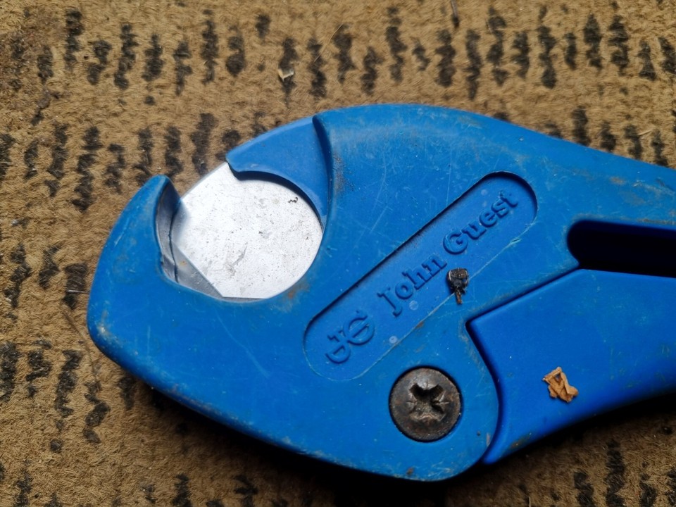John Guest Speedfit Plastic Pipe Cutter, up to 22mm eBay