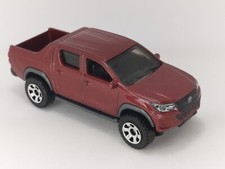 2015 15 Toyota Hilux Collectible 1/64 Scale Diecast Diorama Model