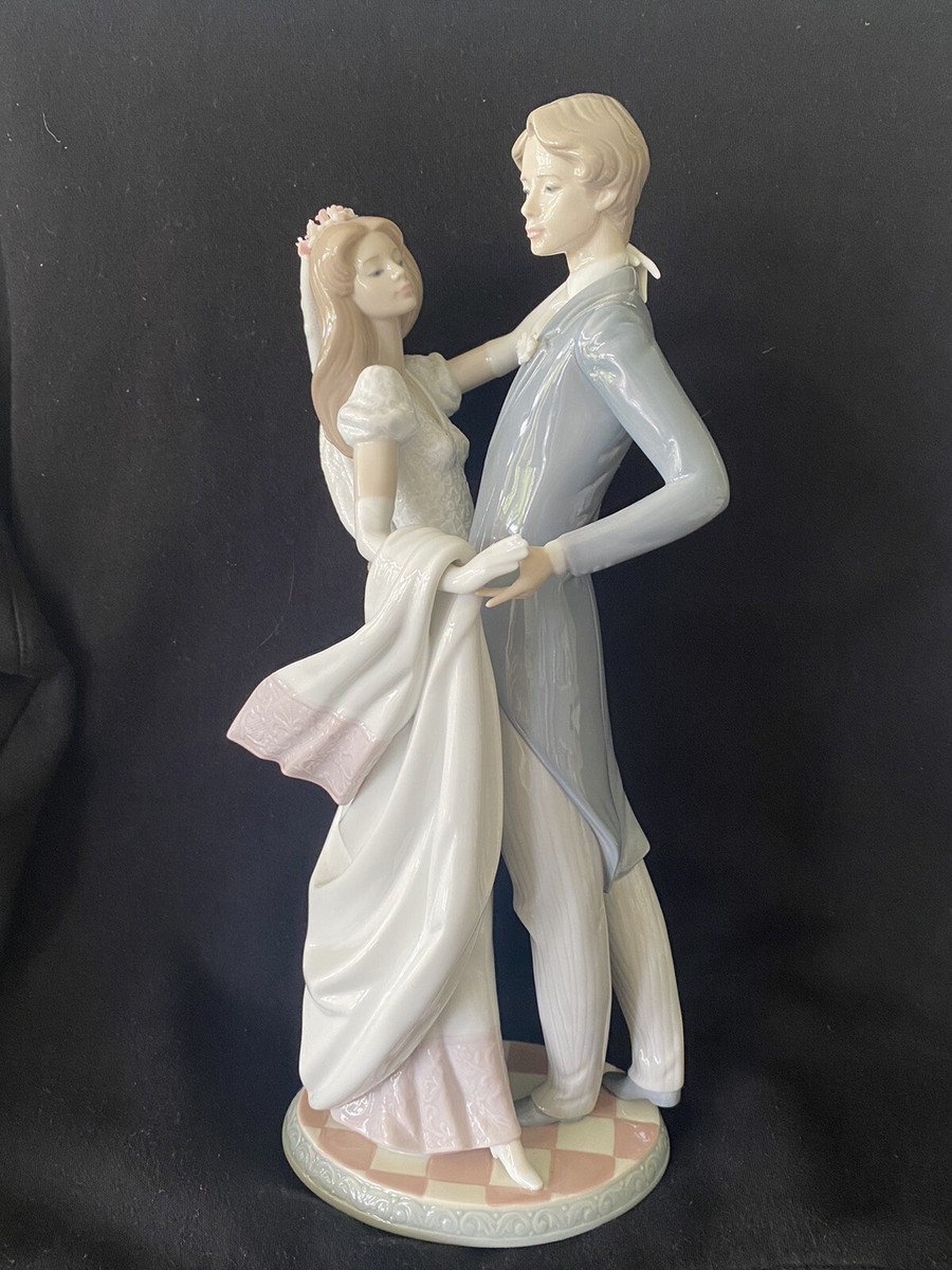 Lladro / ウェディングダンス/I LOVE YOU TRULY 1990 LLADRO Vintage “I Love You Truly” Dancing Bride & Groom