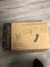 The Pampered Chef 1525 Cookie Press with 13 Discs - White