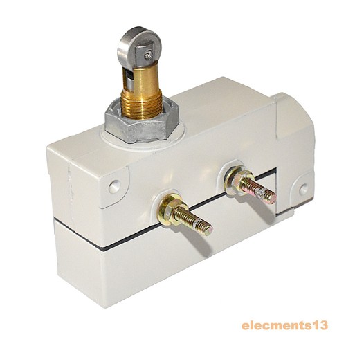 ZE-Q22-2 OMRON JAPAN ENCLOSED LIMIT SWITCH SPDT (AC) SIDE MOUNTING 15A 125 VAC - Picture 2 of 5