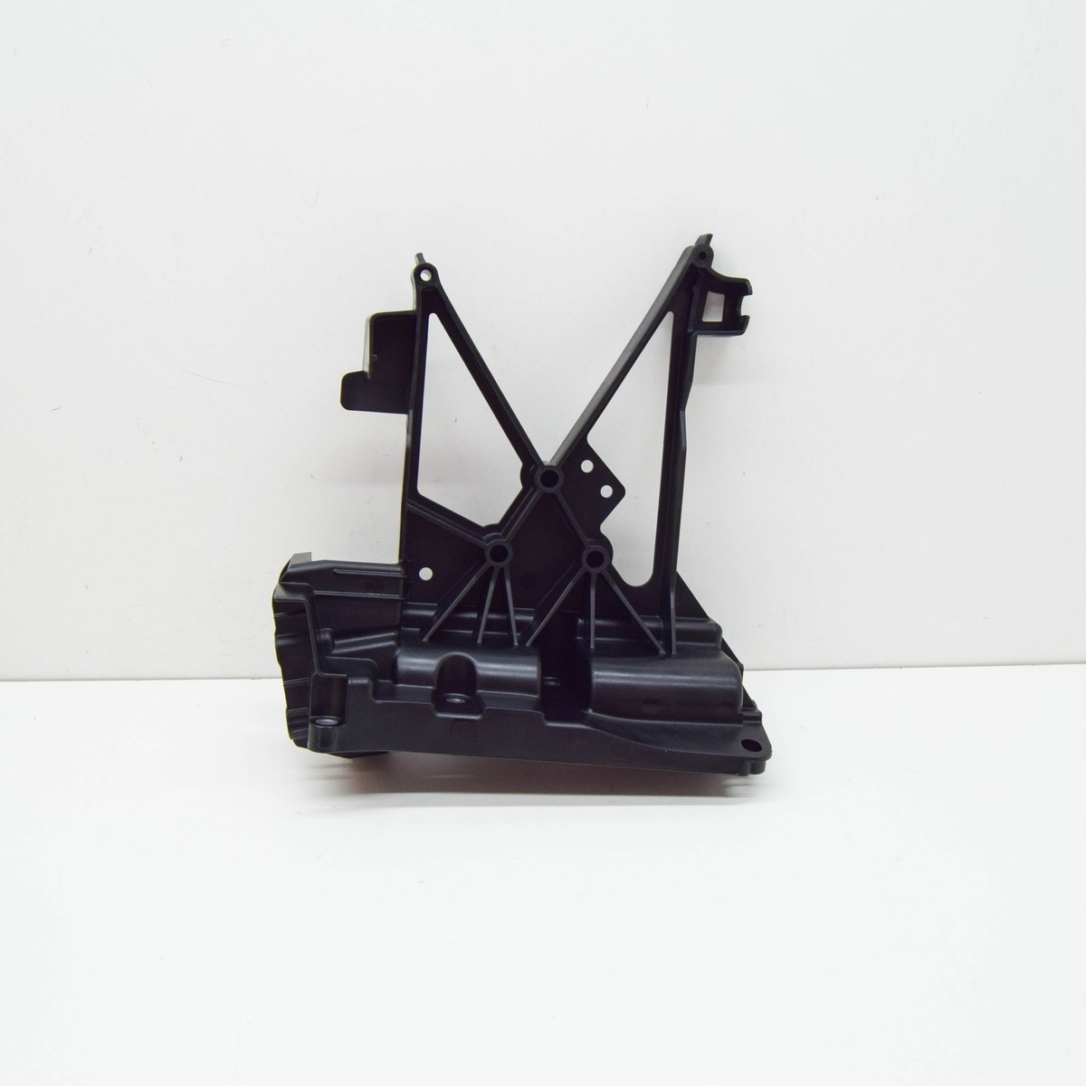 MERCEDES-BENZ GLC X253 Right Radiator Support Bracket A2536202001 