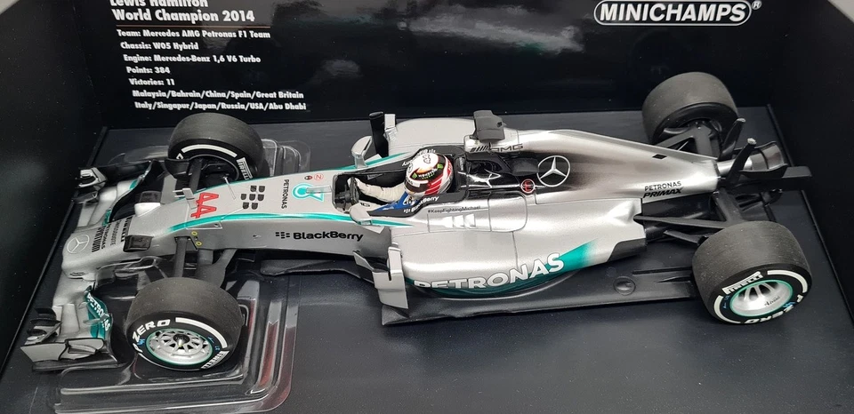 Minichamps 1/18 Mercedes AMG Petronas Team W05  Lewis Hamilton WC 2014 F1 Car - Image 4 of 4