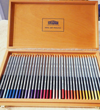 Derwent 72 Watercolour Pencil Set in Wooden B...