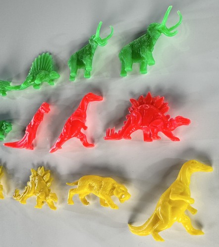 Lot de 12 figurines en plastique couleur vive dinosaures vintage préhistorique - Photo 7/8