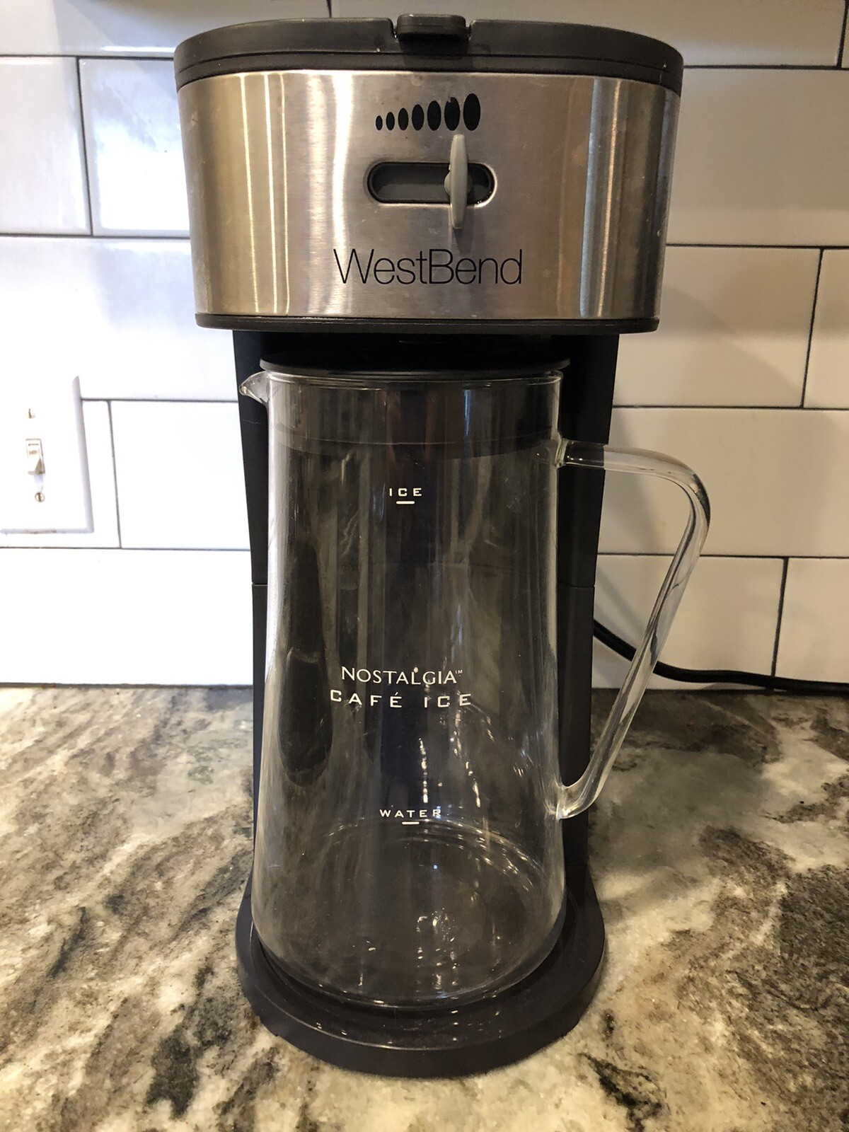 With Infusion Tube 2.75 Quart Black