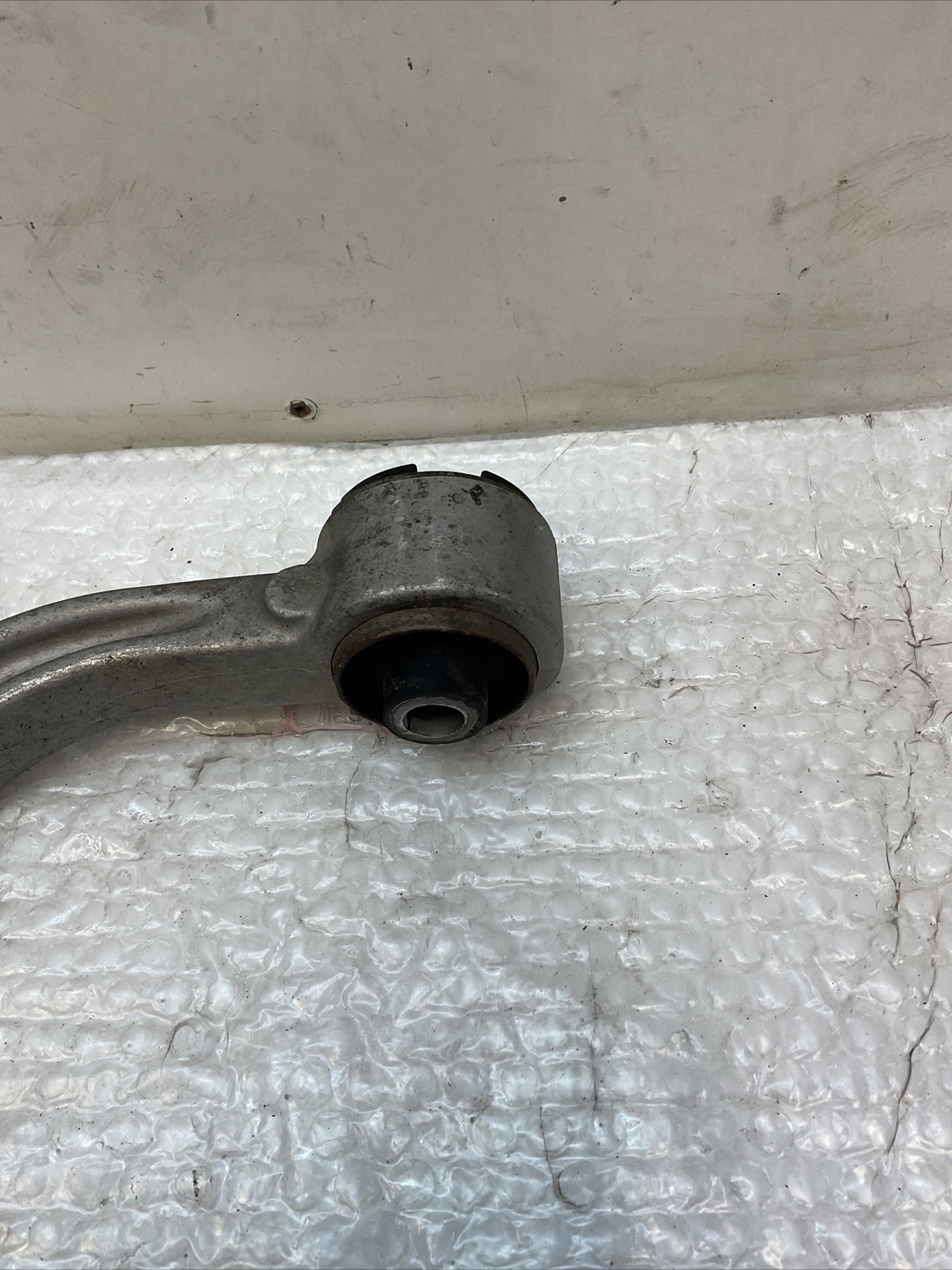14-20  MASERATI GHIBLI OEM DRIVER LEFT FRONT UCA UPPER CONTROL ARM