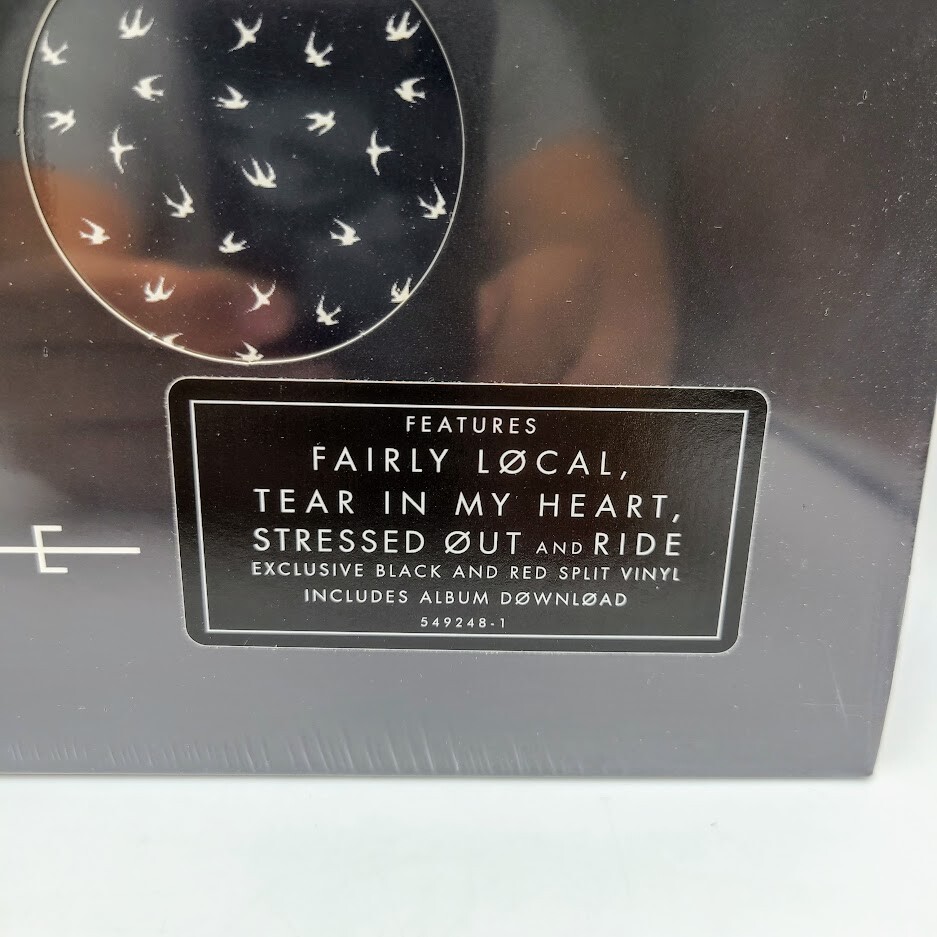 TWENTY ONE PILOTS Blurryface 2XLP Limited BLACK RED SPLIT VINYL.