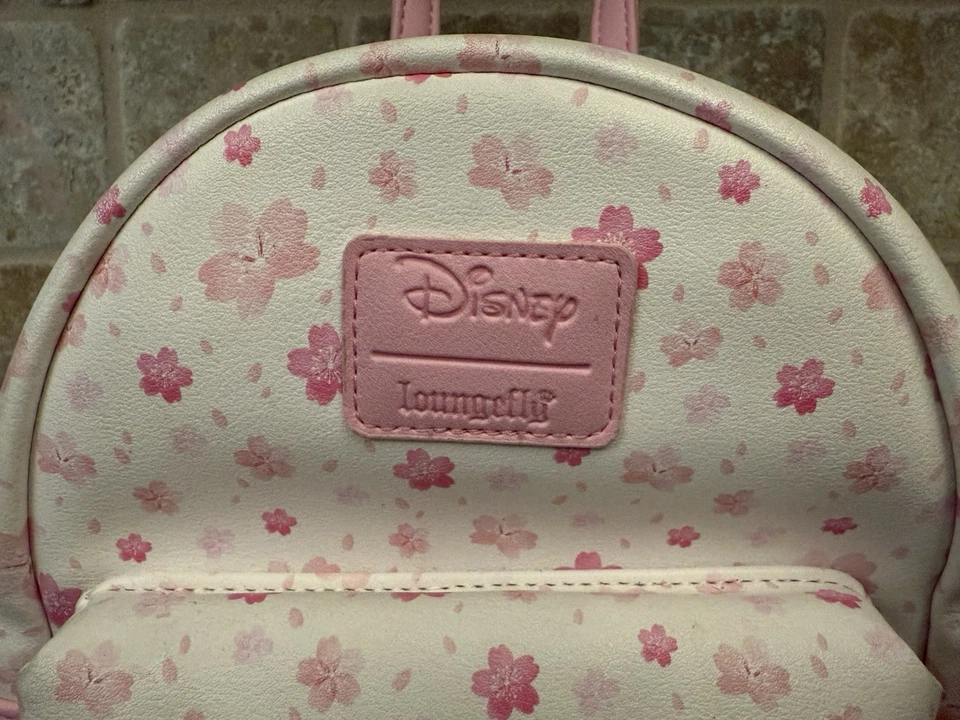 Mini Mochila Disney Loungefly Winnie the Pooh Flor de Cerezo Rosa Blanco Foto 3 de 4