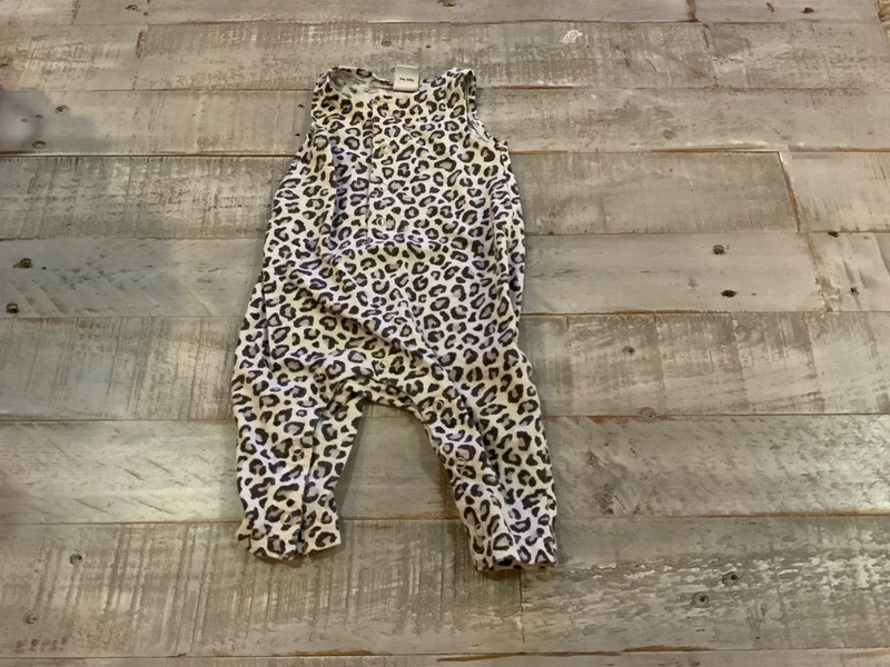 Girls Old Navy romper size 0-3 months sleeveless leopard print