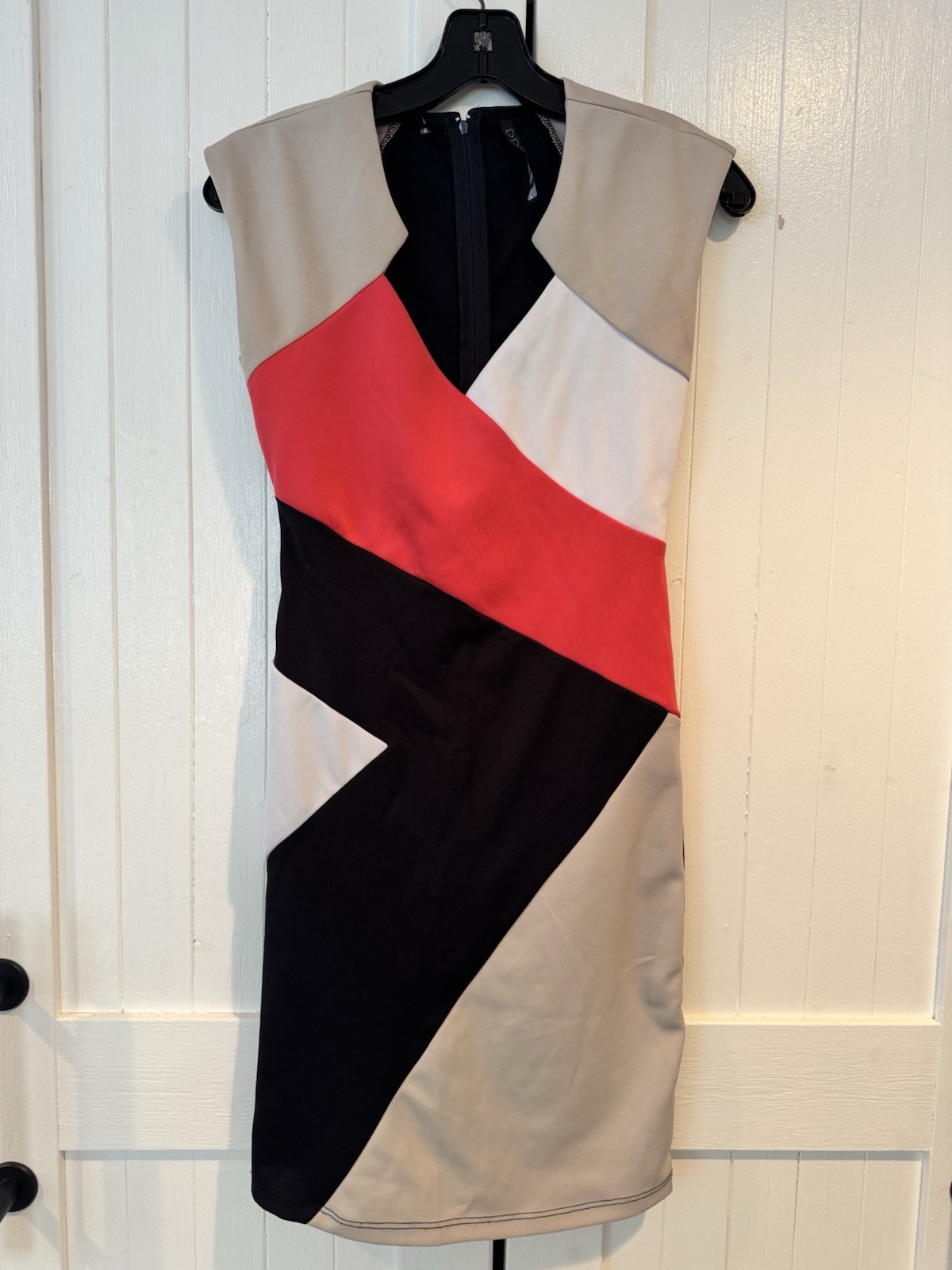 Women’s Colorblock Dress red black white tan pencil knee length size small DGNY