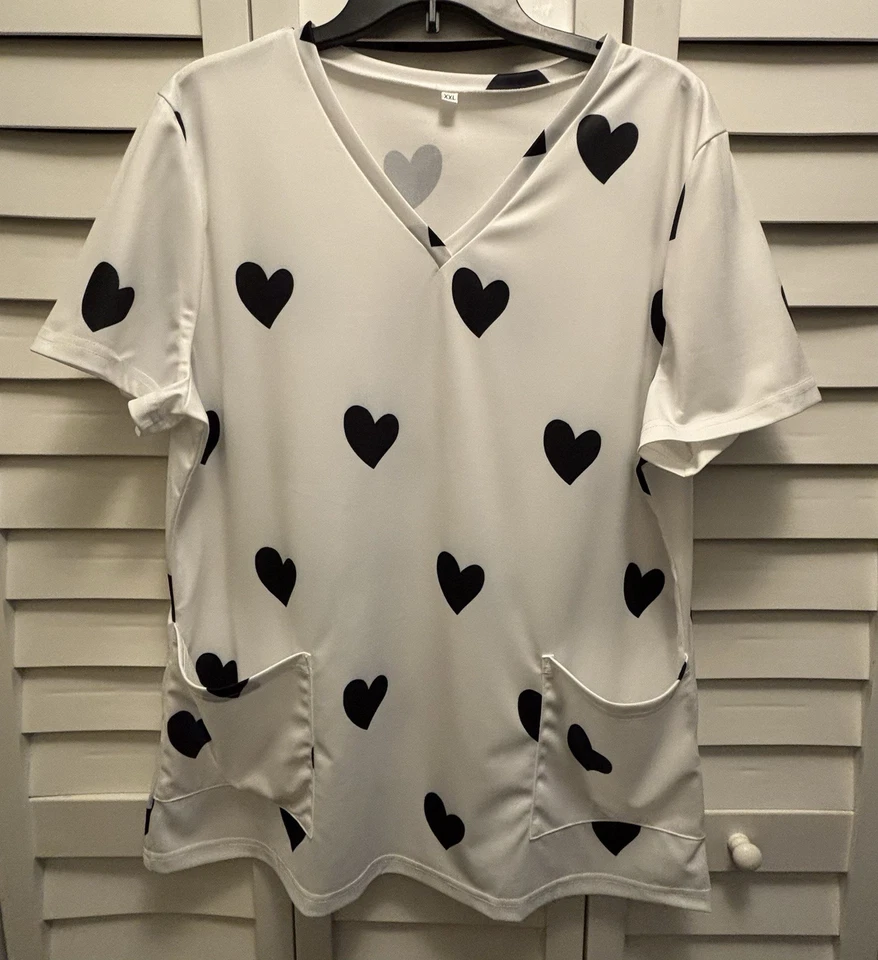 Women’s XXL Heart Print Scrub Top – V-Neck White & Black Pockets Nurse Uniform  - Image 2 of 4