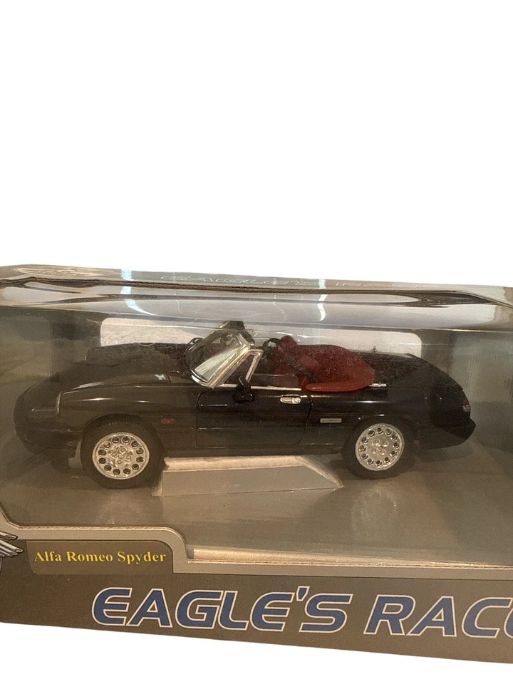 Coche modelo diecast Eagle’s Race 1:18 Alfa Romeo Spider - negro con interior rojo nuevo en caja Foto 2 de 3
