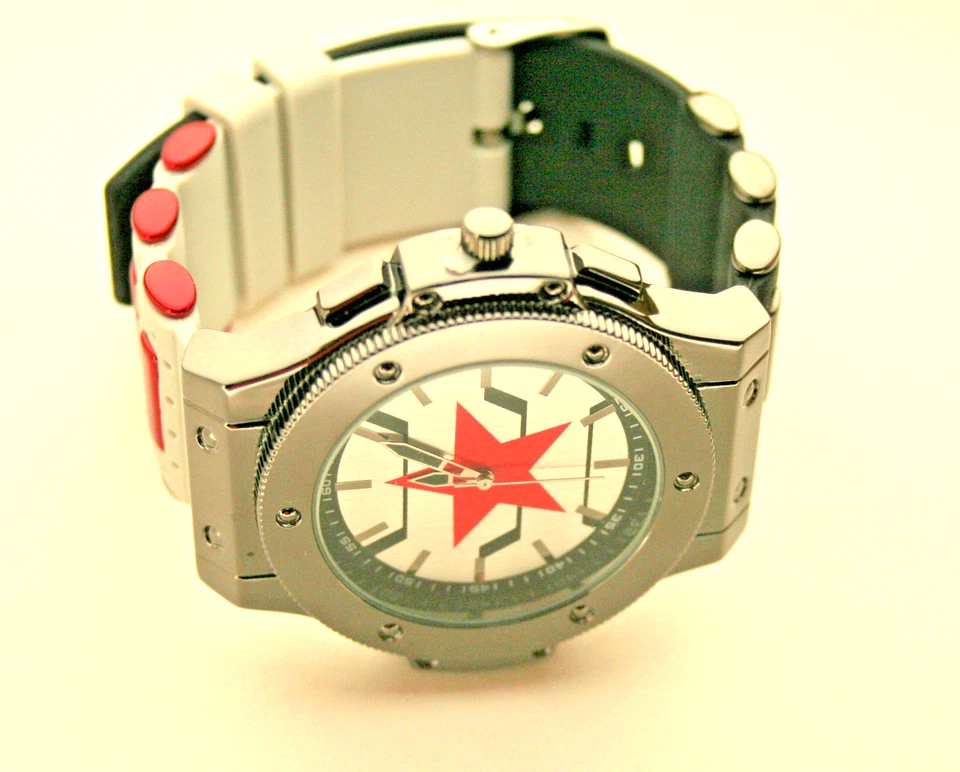 Reloj Marvel Capitán América Bucky Soldado de Invierno Vengadores Nuevo de Lote Antiguo 2018 Sin usar, en caja Foto 2 de 4