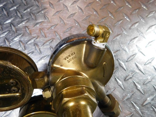 Harris 92-50 Compressed Gas Regulator with Two Gauges - Picture 10 of 10
