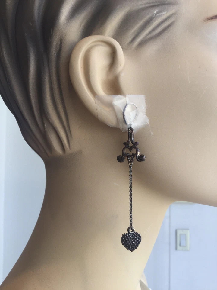 Pendientes colgantes de plata de ley King Baby con corazón Foto 3 de 4