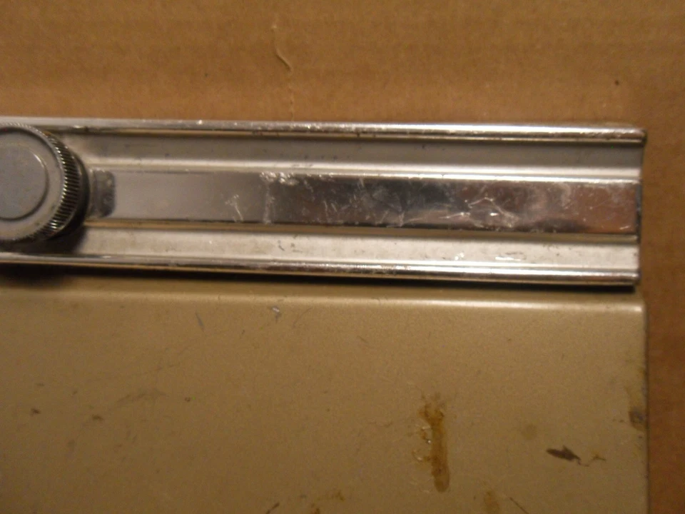 66 PLYMOUTH BARRACUDA VALIANT A 1965 CARROCERÍA MOPAR USADO OEM GUANTERA PUERTA Foto 4 de 4