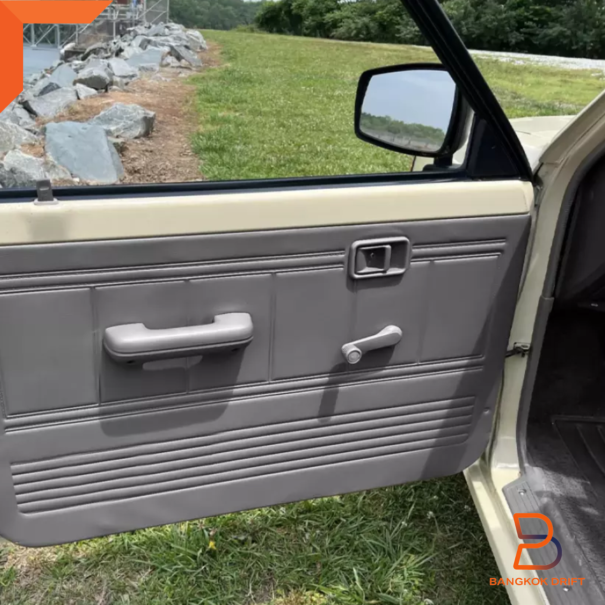 GREY PAIR INNER INTERIOR DOOR HANDLE FOR MAZDA B2000 B2200 B2600