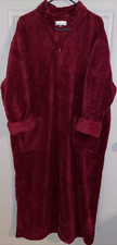 NWOT Alexander Del Rossa Women's Red Fleece Robe L/XL