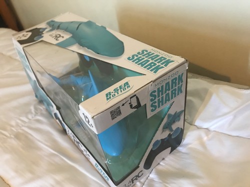 Monzoo - R/C Shark Shark Toy NEW swims in water remote control R Sea - Picture 2 of 5