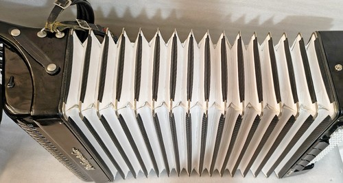 WELTMEISTER METEOR 120 bass Piano Accordion Akkordeon Excellent - Picture 9 of 17