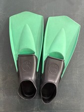 TYR Snorkeling Fins, Swimming, Size 11-13, Black and Green Victor-7 