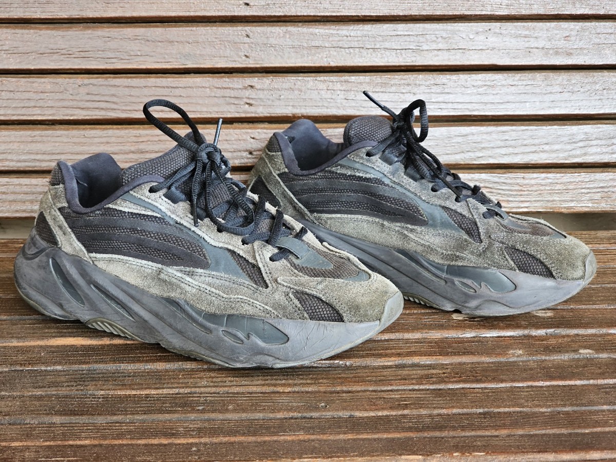 ADIDAS YEEZY BOOST 700 V2 VANTA MEN'S SIZE 8.5 193093889833| eBay