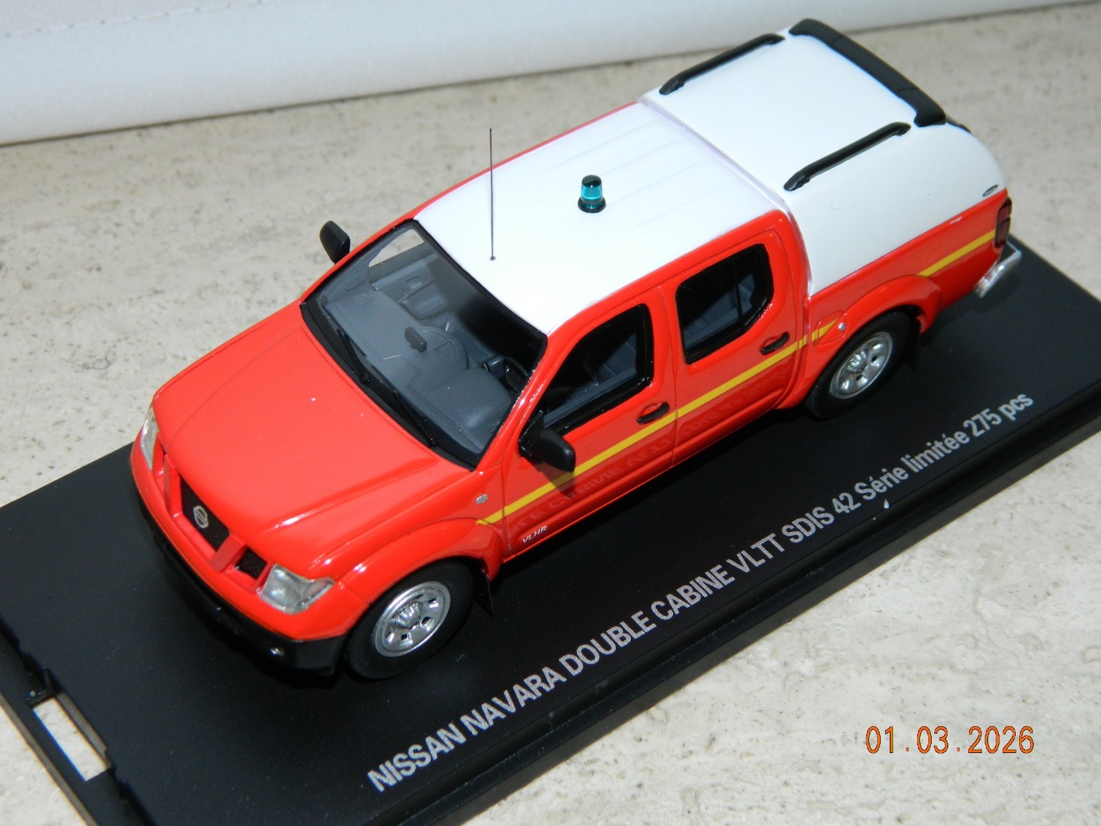 Nissan Navara Double Cabine VLTT SDIS 42 Alarme 1/43 véhicule miniature rouge