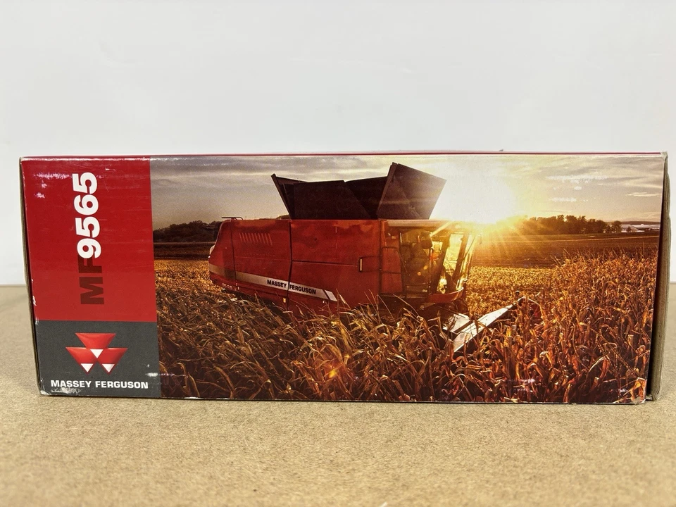 Massey Ferguson 9565 Combine With Corn Head 1/64 Scale SCT514 - Image 4 of 4