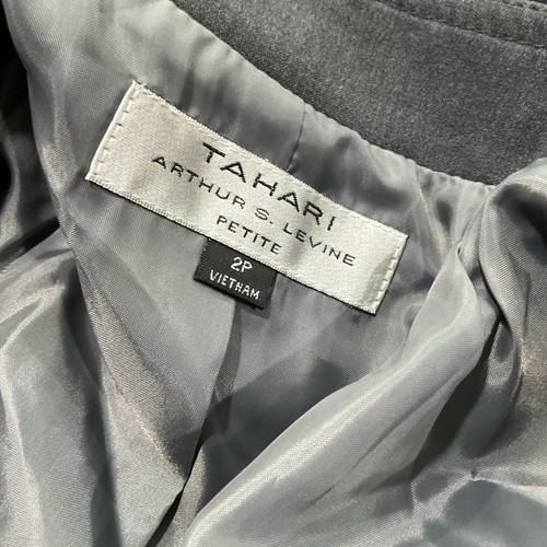 Conjunto de traje chaqueta pantalón manga larga color gris Tahari para mujer talla 2P - Imagen 6 de 10