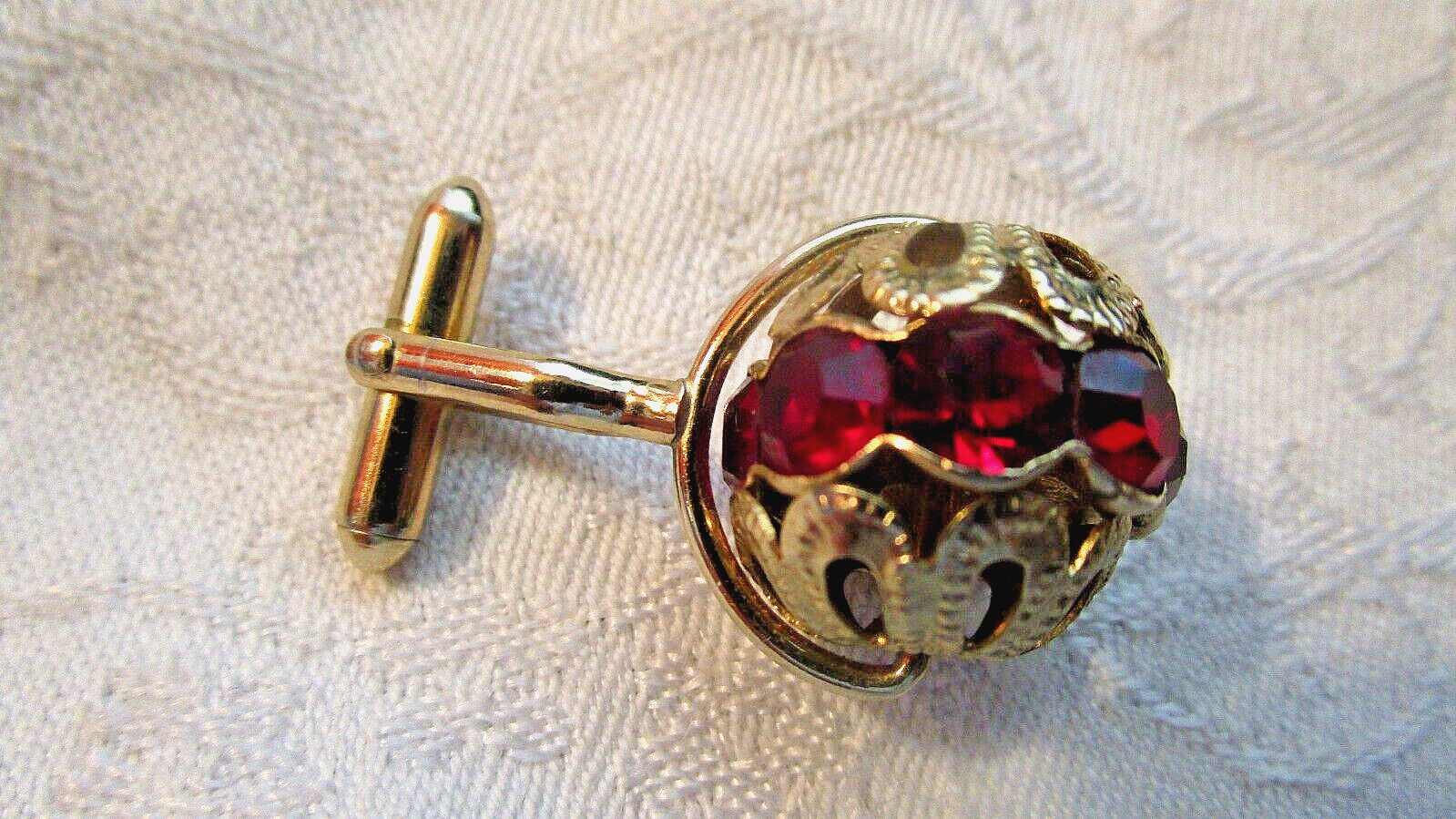 FAB VINTAGE =SINGLE= CUFFLINK Ruby Red RHINESTONE… - image 1