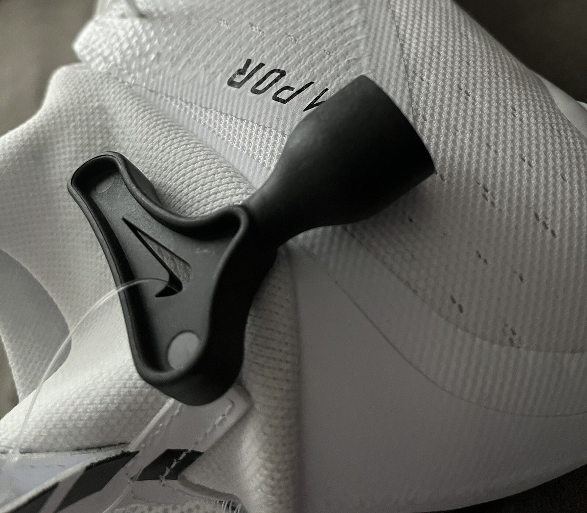 Nike Vapor Untouchable Pro 3 Detachable Football Cleats Size 14.5 AO3022-100 Nike Vapor Untouchable Pro 3 D Football Cleats AO3022-010  main image 2